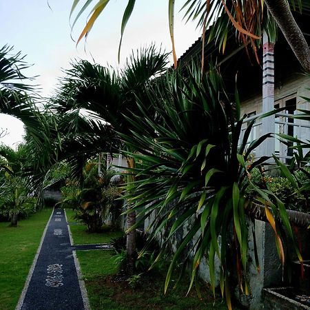 Hotel Mesari Hut Lembongan Exterior foto