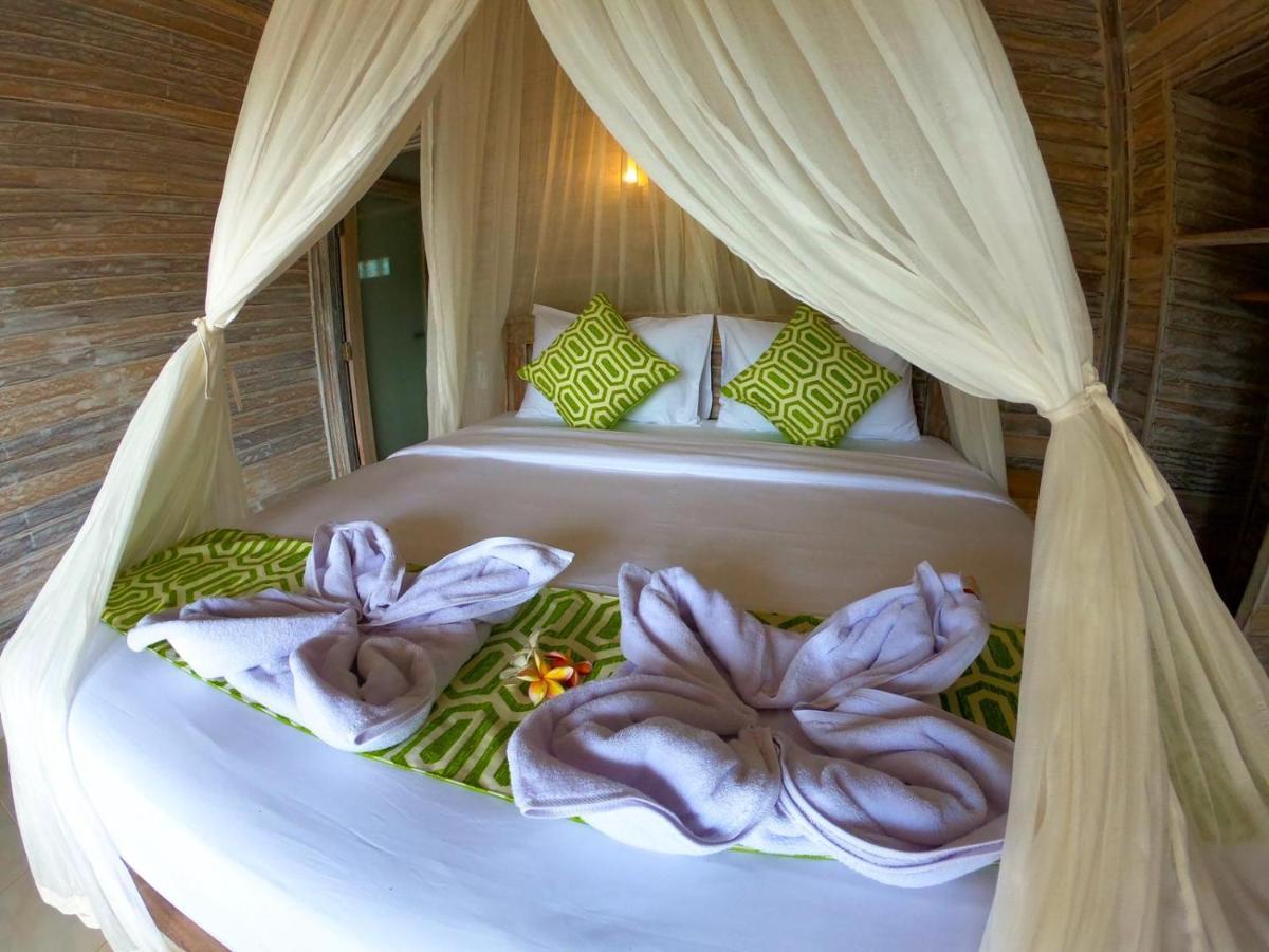 Hotel Mesari Hut Lembongan Exterior foto
